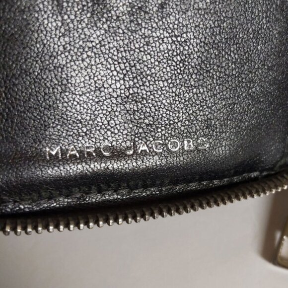 Marc Jacobs Quilted Gray Metallic Large Zip Wallet - Picture 6 of 9